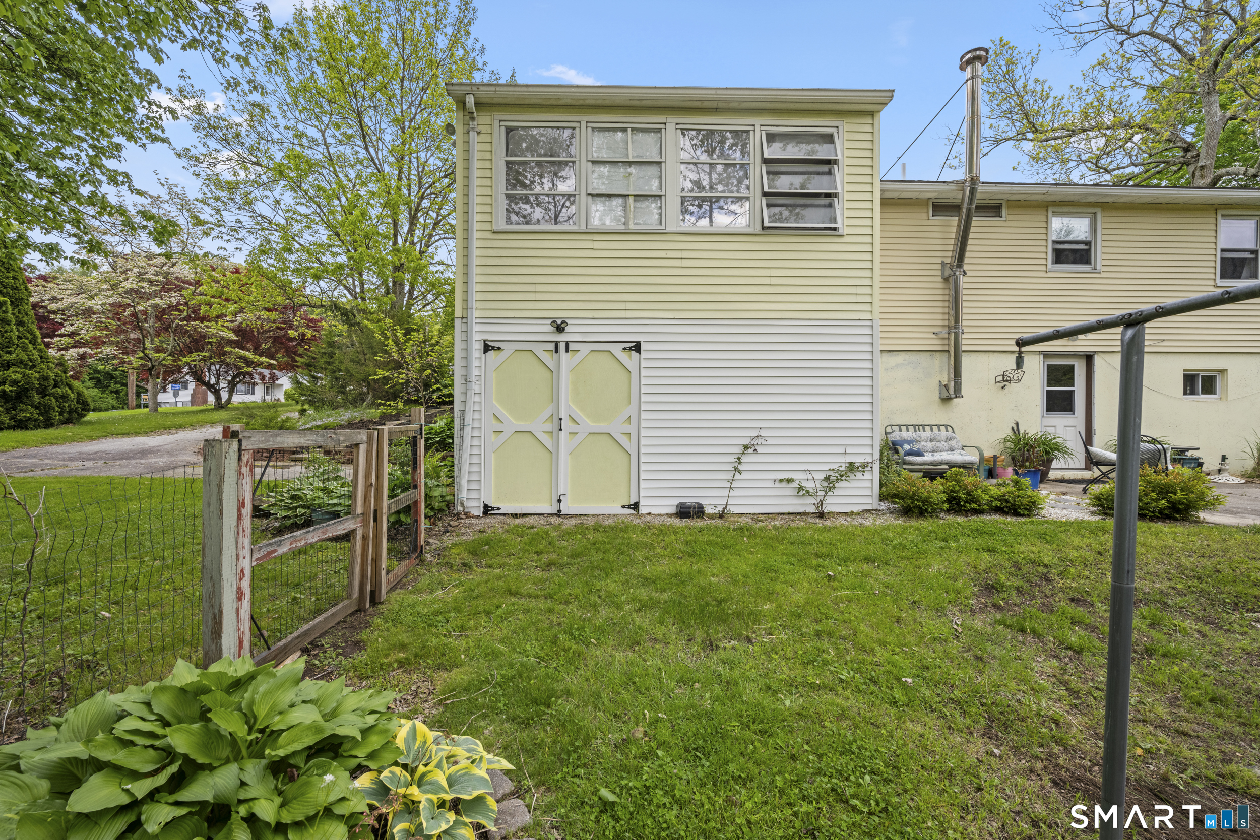 90 Sturtevant Street Norwich, CT 06360 - Photo 30 of 40