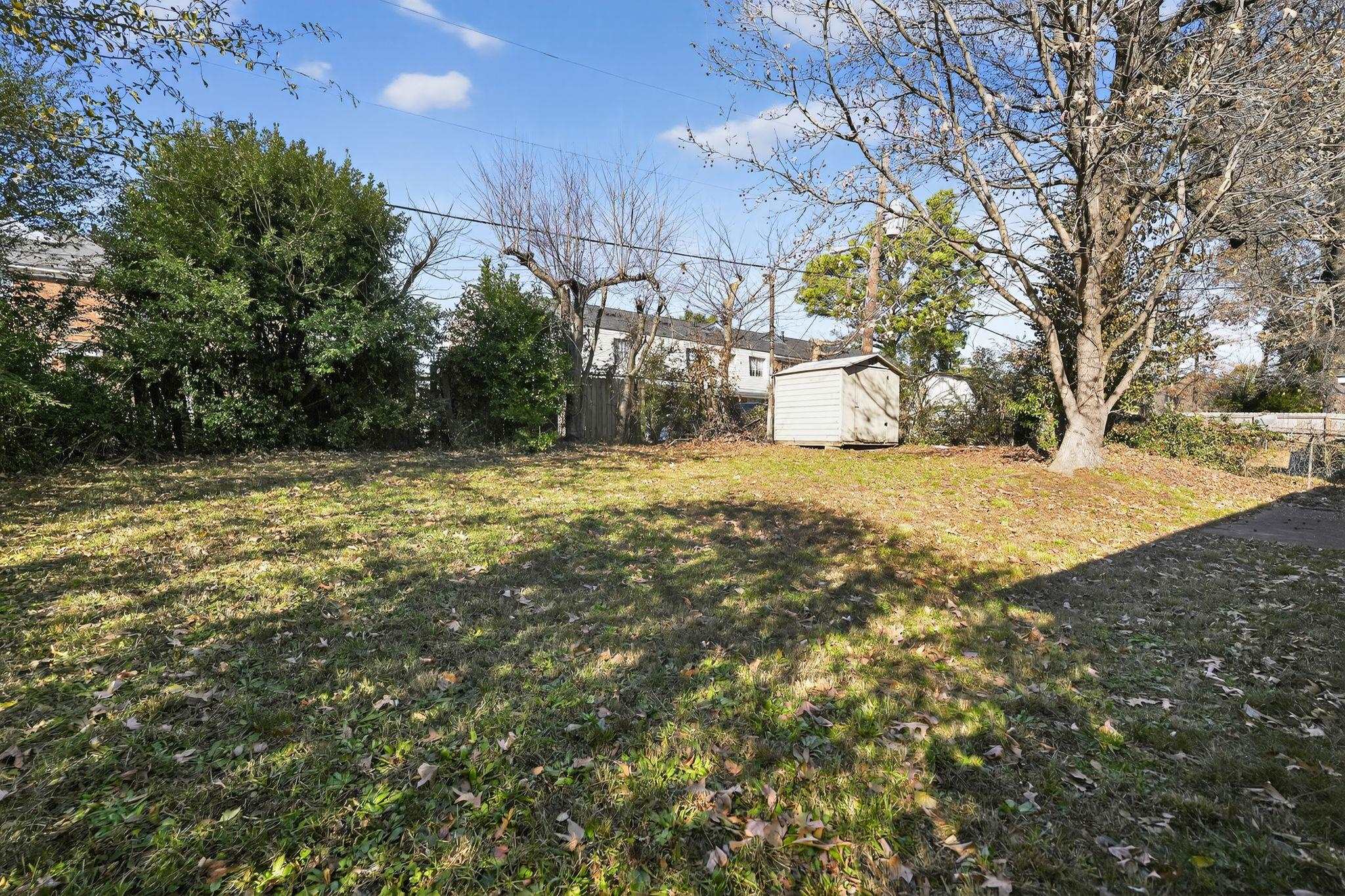 3637 Neely Road Memphis, TN 38109 - Photo 27 of 30 a view of a yard with yellow house