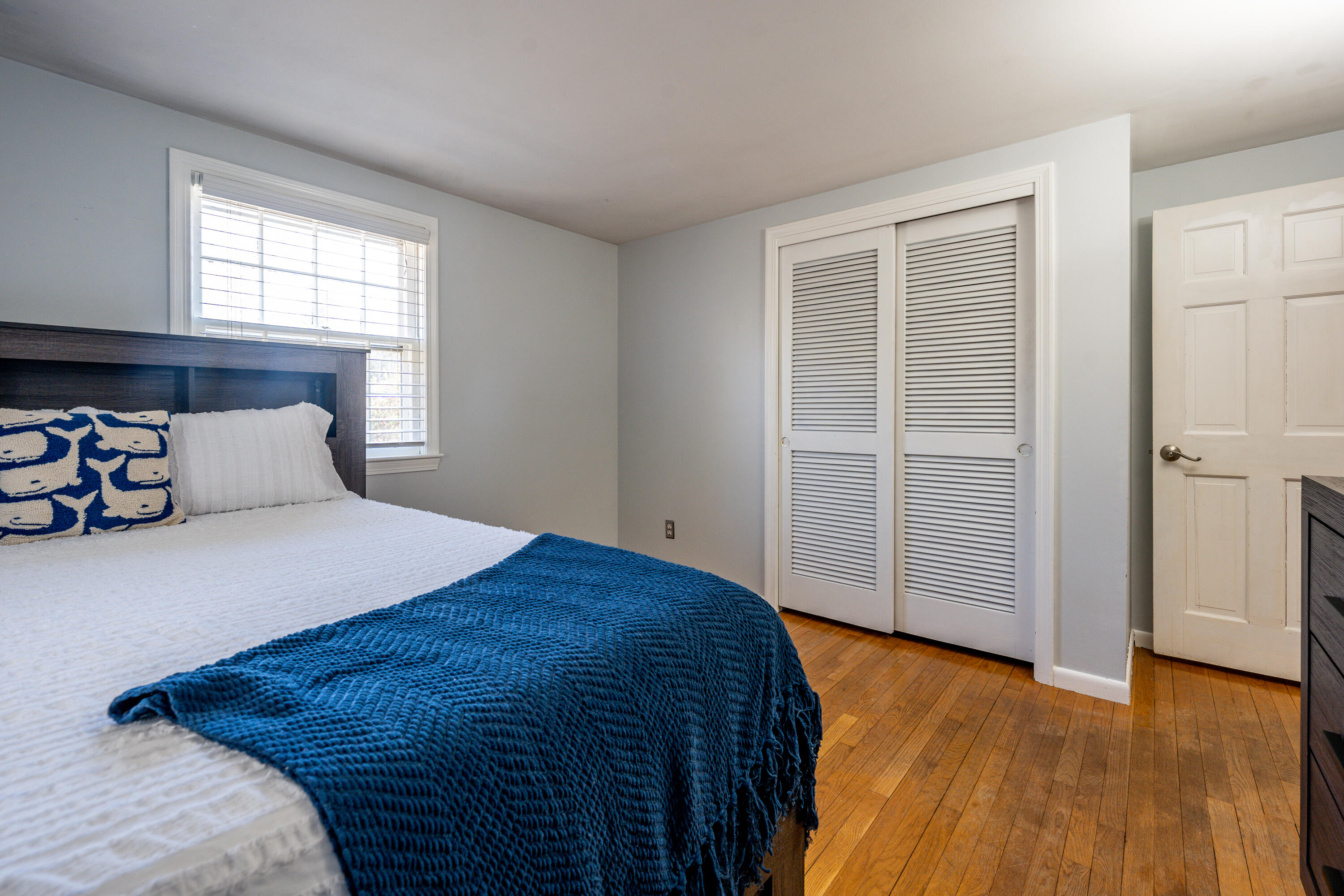 727 Shootflying Hill Road Centerville, MA 02632 - Photo 13 of 28 1stbedroom2