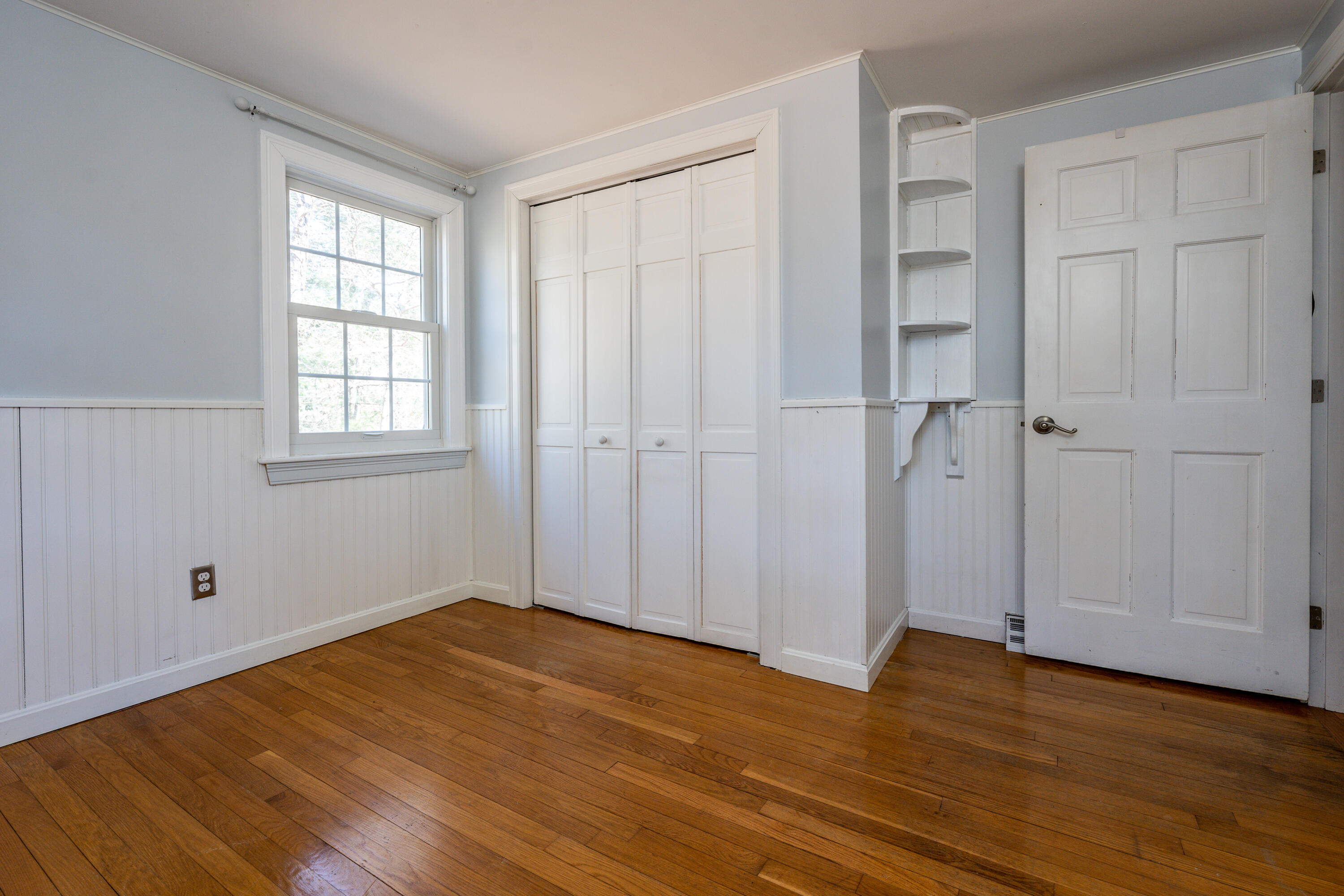 727 Shootflying Hill Road Centerville, MA 02632 - Photo 14 of 28 2ndbedroom1