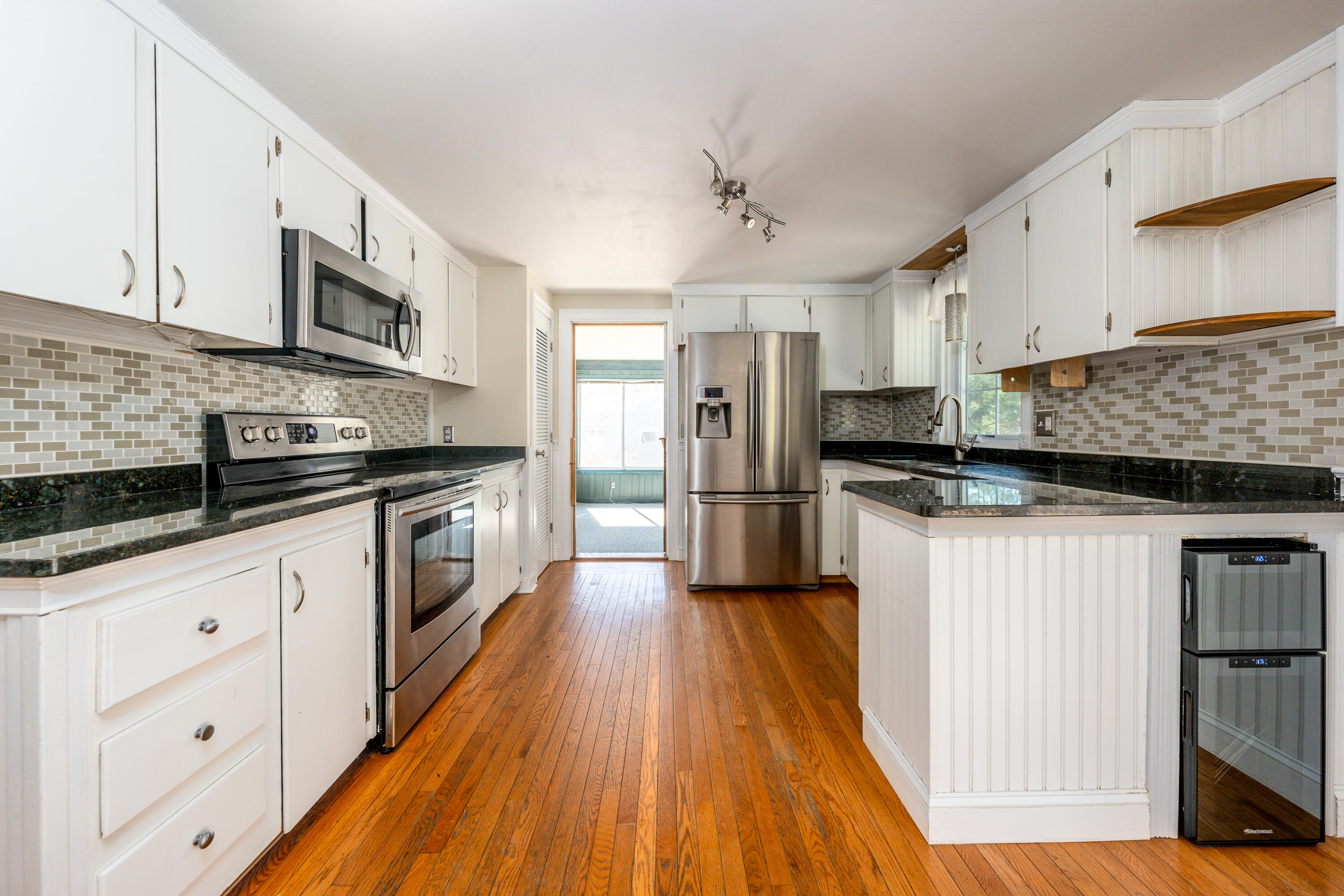 727 Shootflying Hill Road Centerville, MA 02632 - Photo 8 of 28 kitchen2