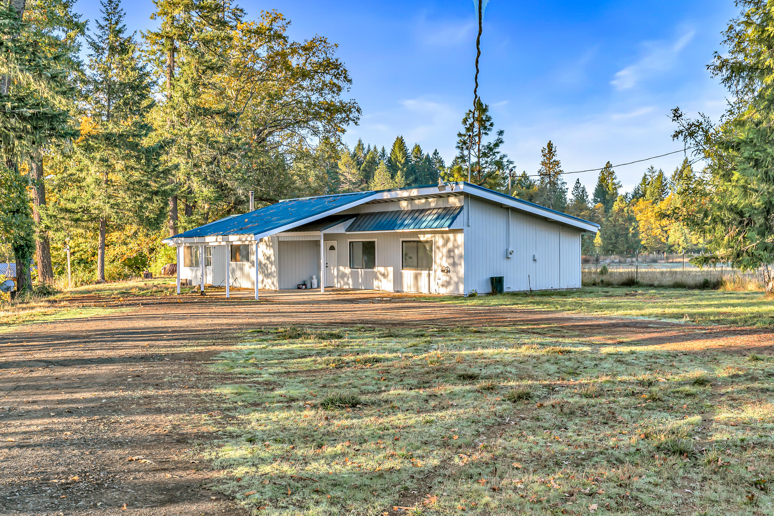 570 Garner Road Cave Junction, OR 97523 - Photo 49 of 50 9R9A4289