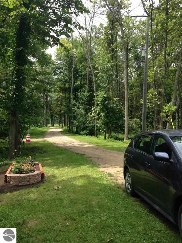 11293 South Mission Road Shepherd, MI 48883 - Photo 24 of 25 1794002-23.JPG