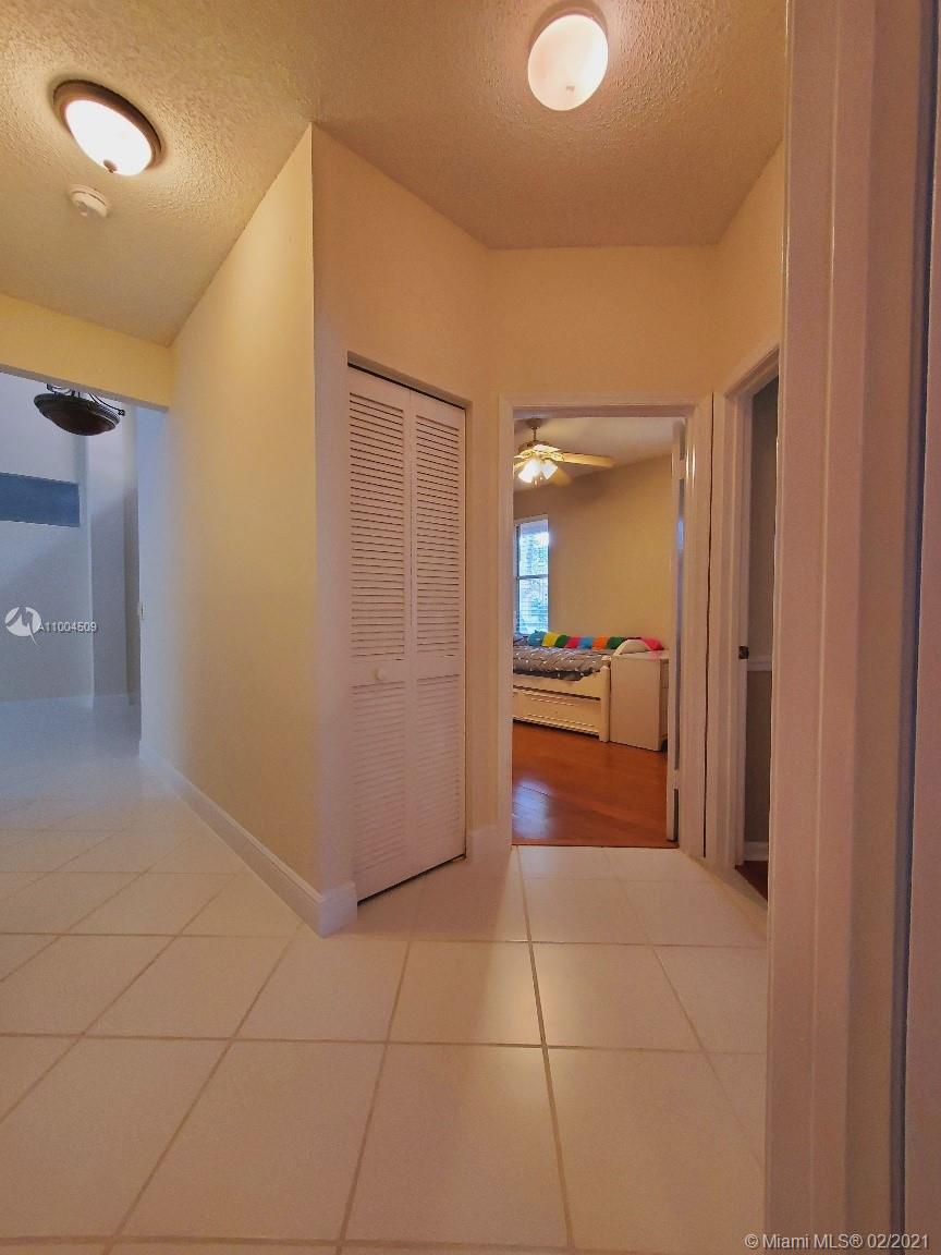 2595 Northwest 29th Drive Boca Raton, FL 33434 - Photo 8 of 32 Gallery Image 8