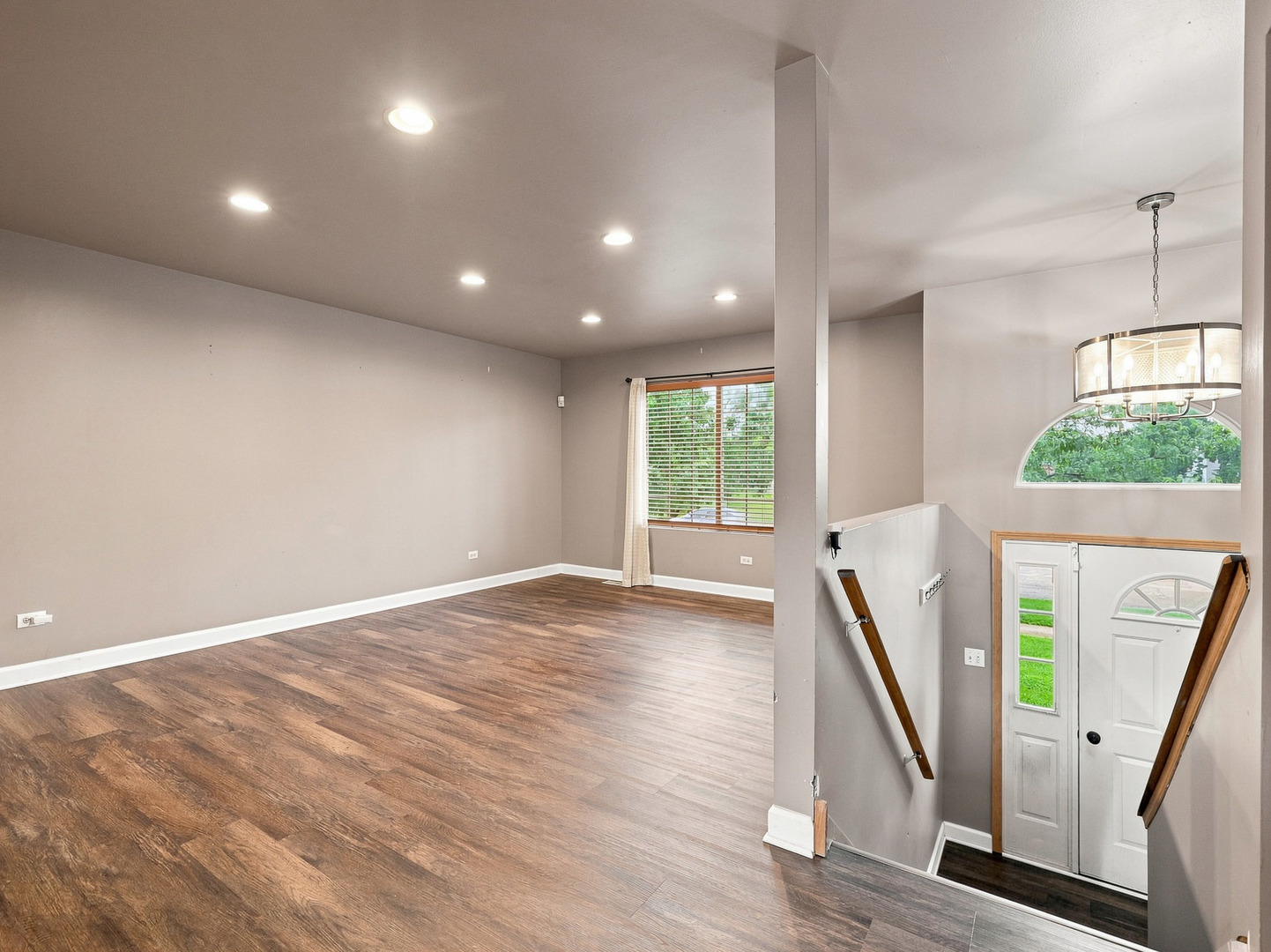 2202 Mulberry Road Joliet, IL 60432 - Photo 2 of 24 Gallery Image 2