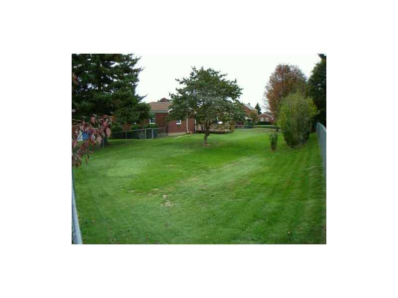 9157 Pannier Road Pittsburgh, PA 15237 - Photo 12 of 13 Yard/Garden.