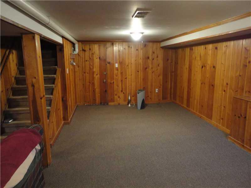 9157 Pannier Road Pittsburgh, PA 15237 - Photo 10 of 13 Den/Family/Great Room.