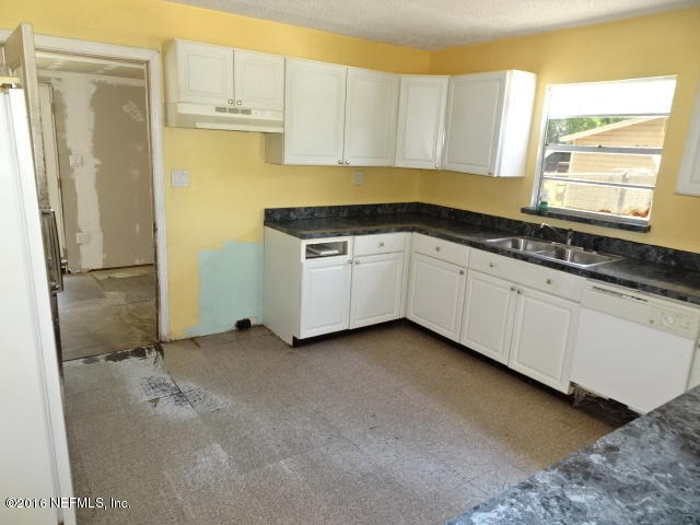 7240 Melvin Road Jacksonville, FL 32210 - Photo 4 of 19 kitchen pic 2