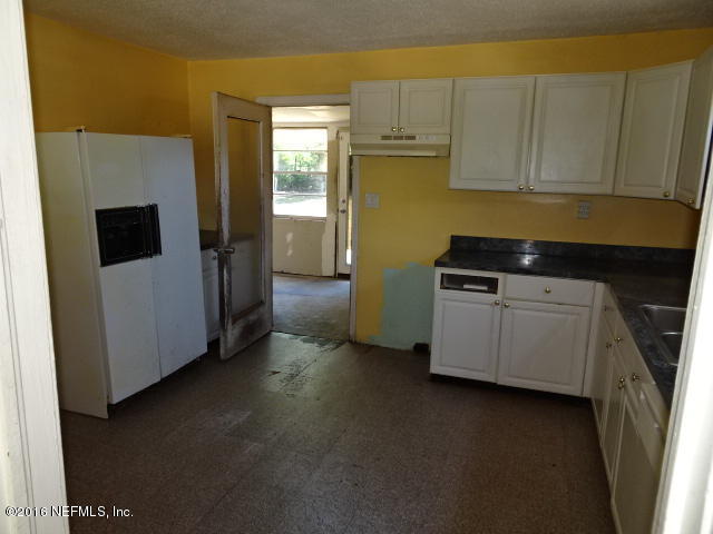 7240 Melvin Road Jacksonville, FL 32210 - Photo 5 of 19 kitchen pic 1