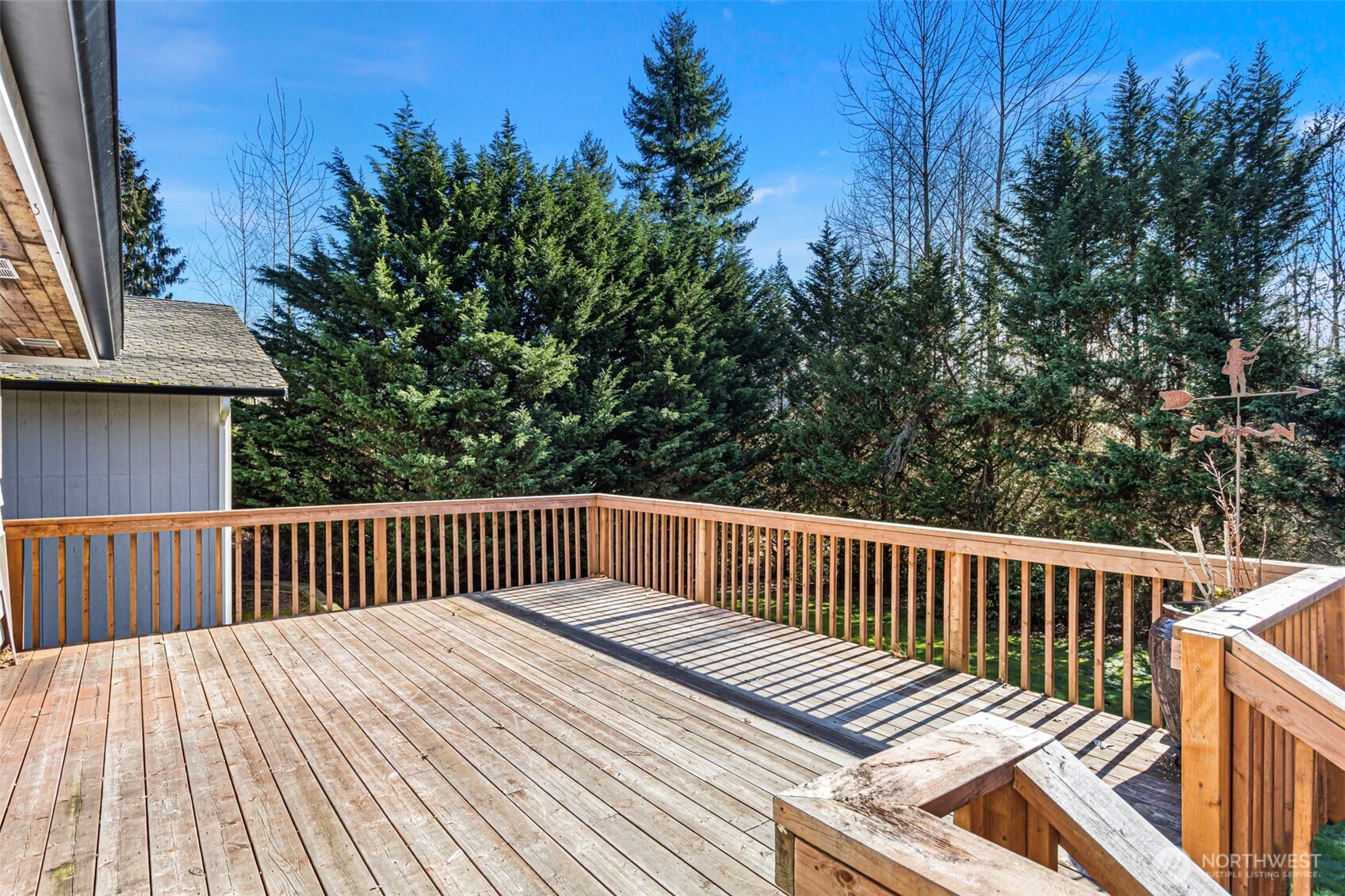 23829 Southeast 208th Street Maple Valley, WA 98038 - Photo 13 of 32 a view of wooden deck