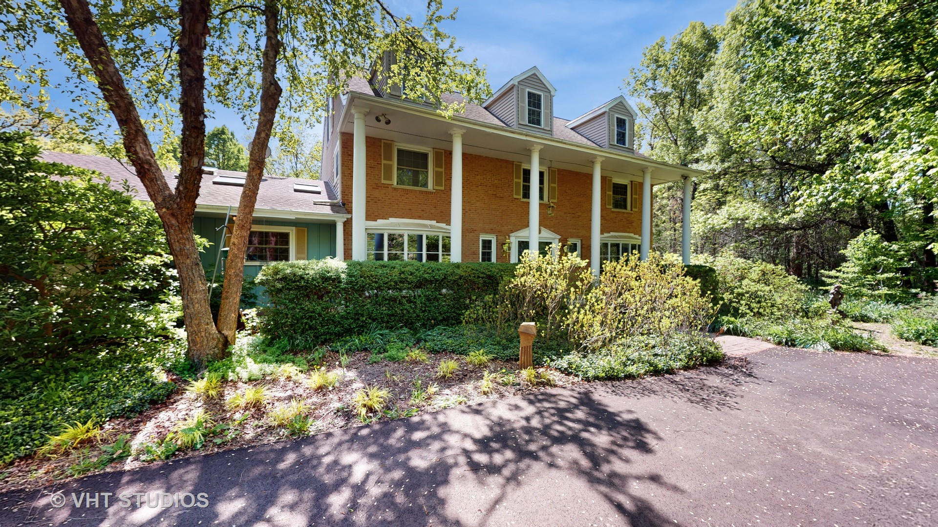 46 Old Hart Road Barrington Hills, IL 60010 - Photo 4 of 62 Gallery Image 4