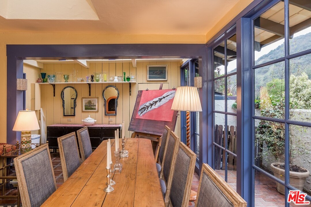 3266 Mandeville Canyon Road Los Angeles, CA 90049 - Photo 9 of 37