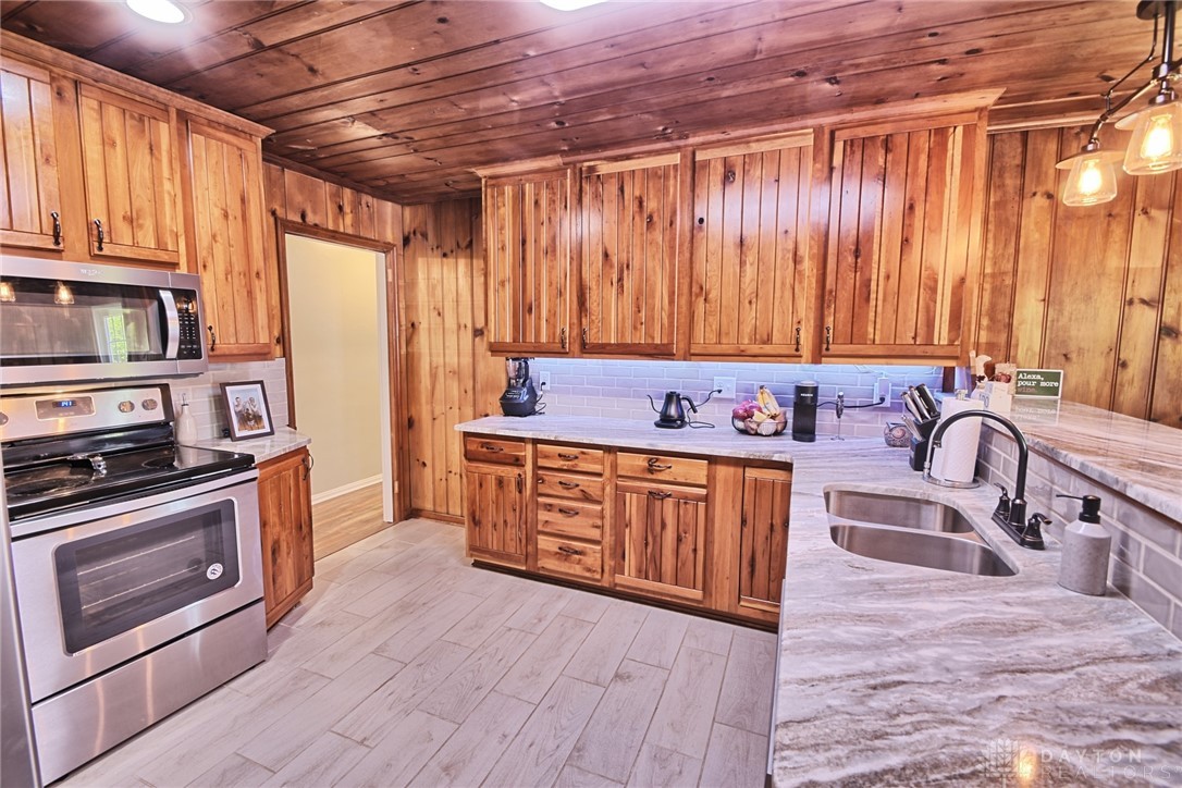 565 West Rahn Road Dayton, OH 45429 - Photo 18 of 48 Gallery Image 18