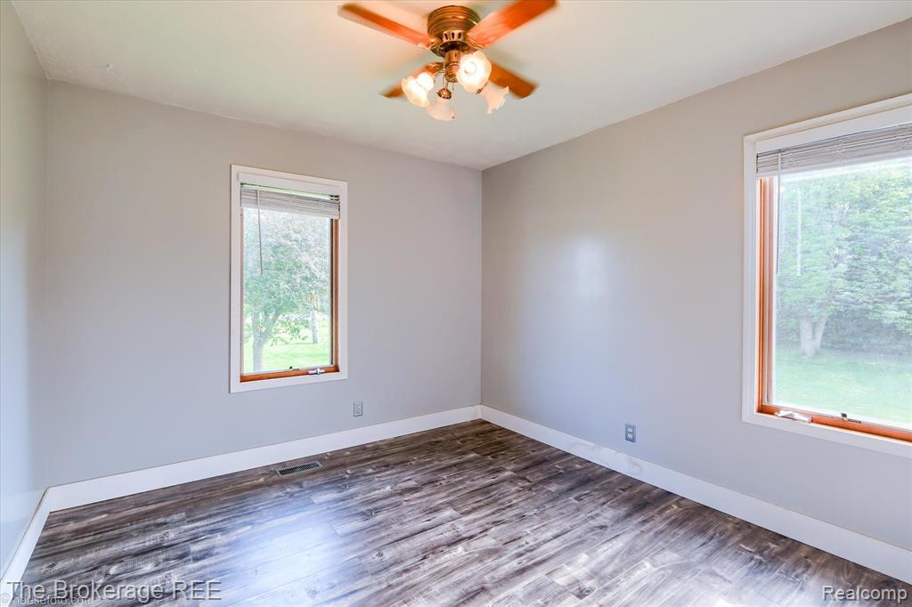 5495 East Coldwater Road Flint, MI 48506 - Photo 27 of 44
