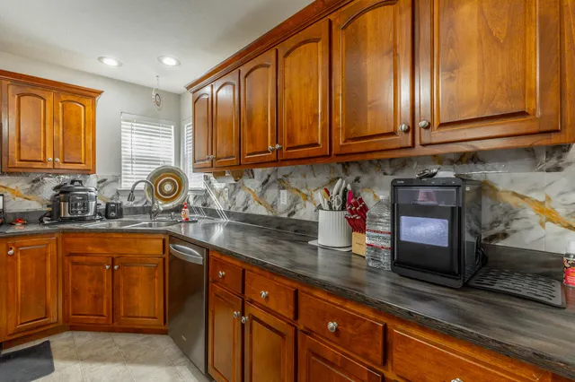 $475,000 | 1052 Trojan Run Drive, Soddy Daisy, TN 37379