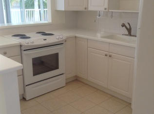 55 Northeast Spanish Trail, Unit 202 Boca Raton, FL 33432 - Photo 15 of 27 kitchen