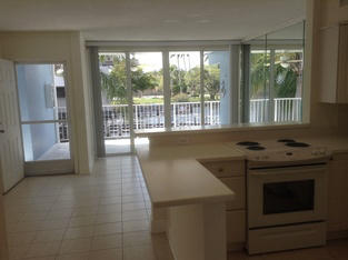 55 Northeast Spanish Trail, Unit 202 Boca Raton, FL 33432 - Photo 16 of 27 kitchen