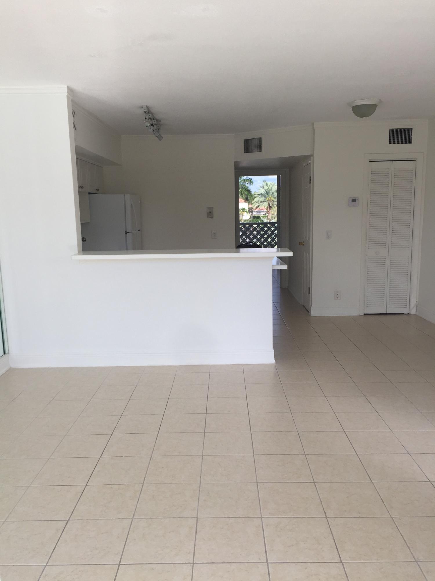 55 Northeast Spanish Trail, Unit 202 Boca Raton, FL 33432 - Photo 8 of 27 IMG_9571