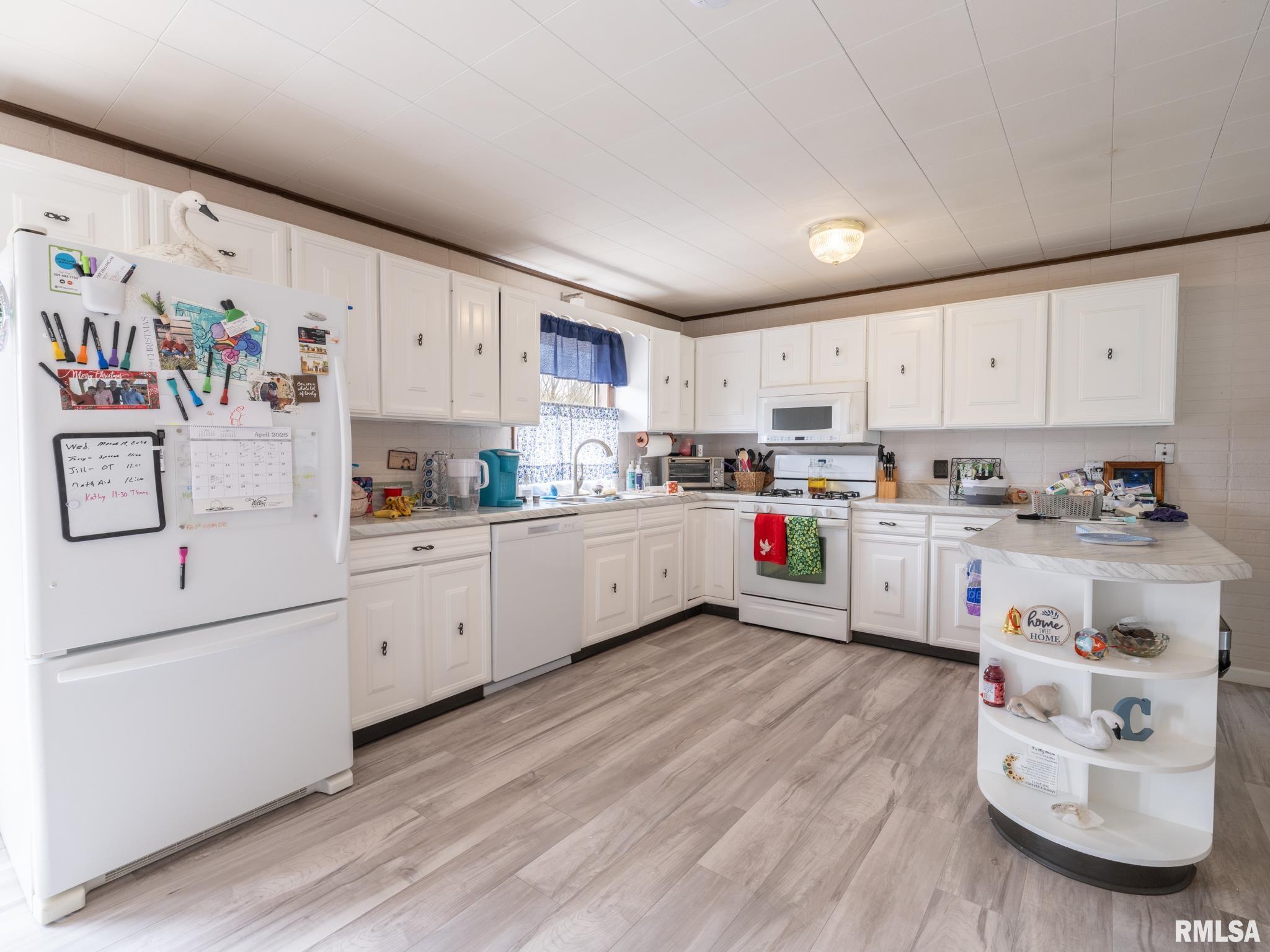 7340 West Lancaster Road Peoria, IL 61607 - Photo 12 of 51