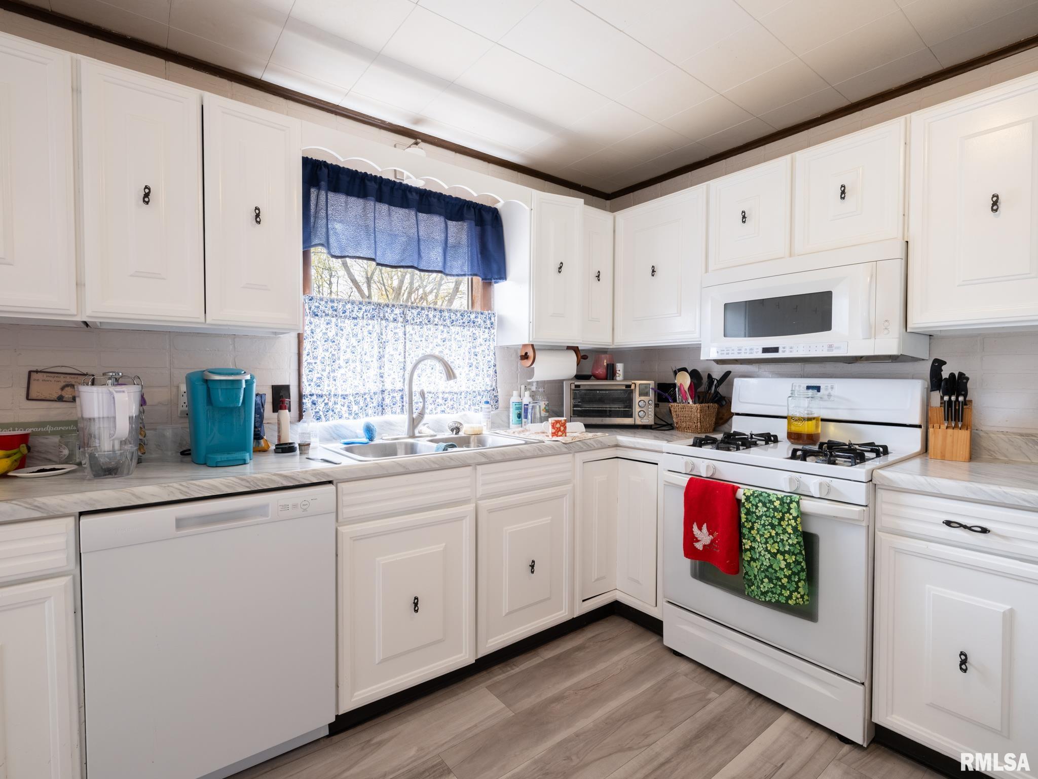 7340 West Lancaster Road Peoria, IL 61607 - Photo 13 of 51