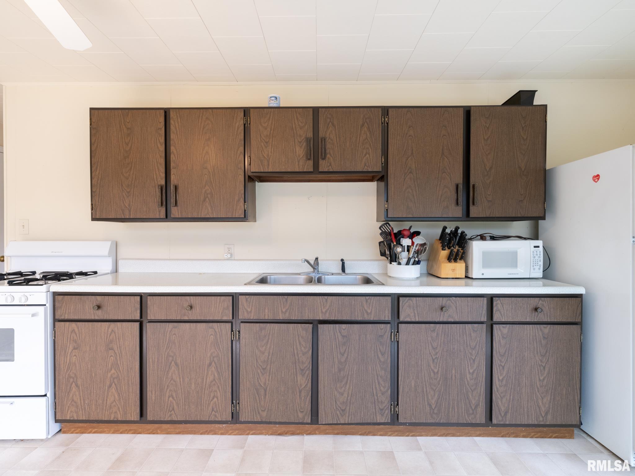 7340 West Lancaster Road Peoria, IL 61607 - Photo 23 of 51