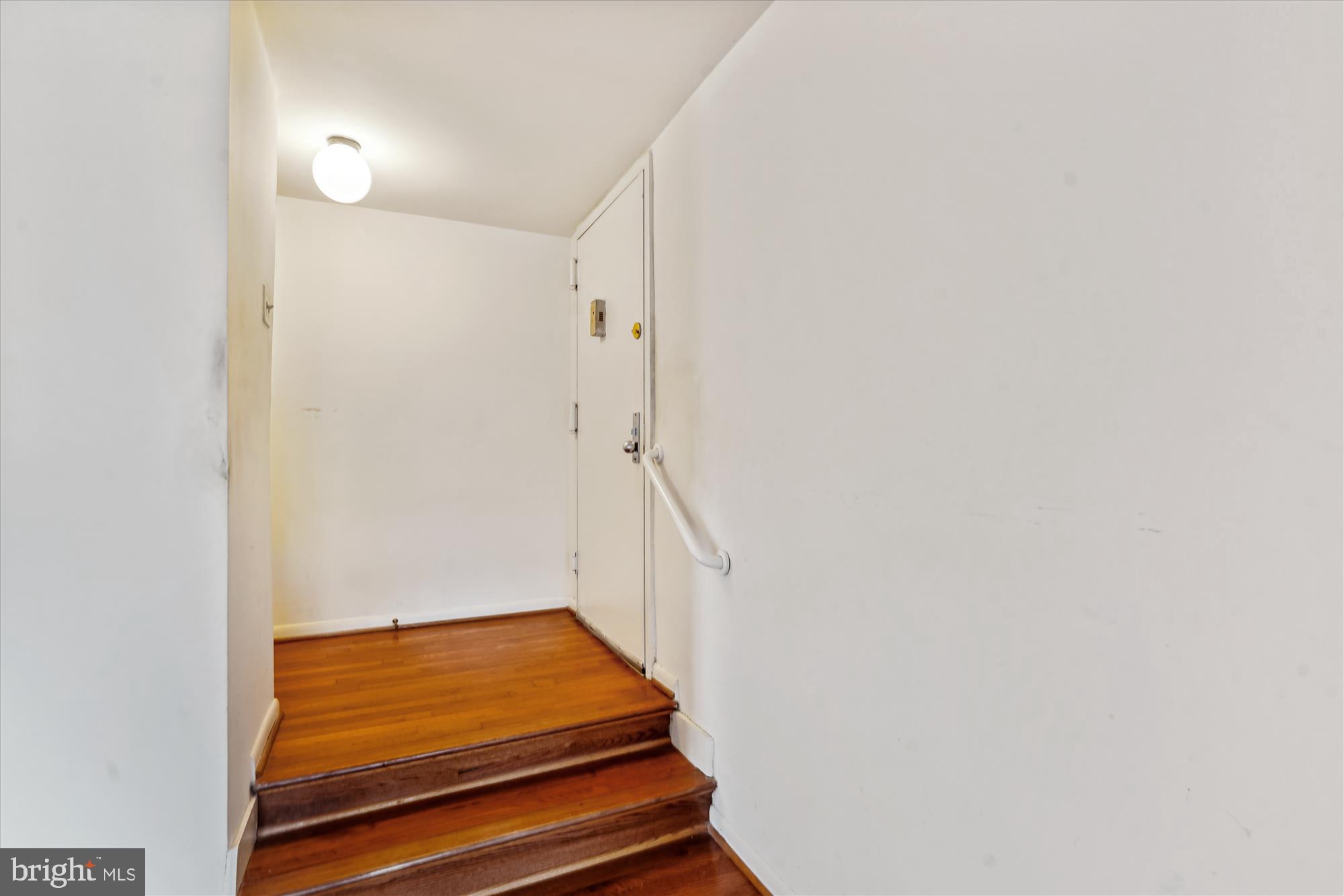 11224 Chestnut Grove Square, Unit 11224125 Reston, VA 20190 - Photo 15 of 42 Entry