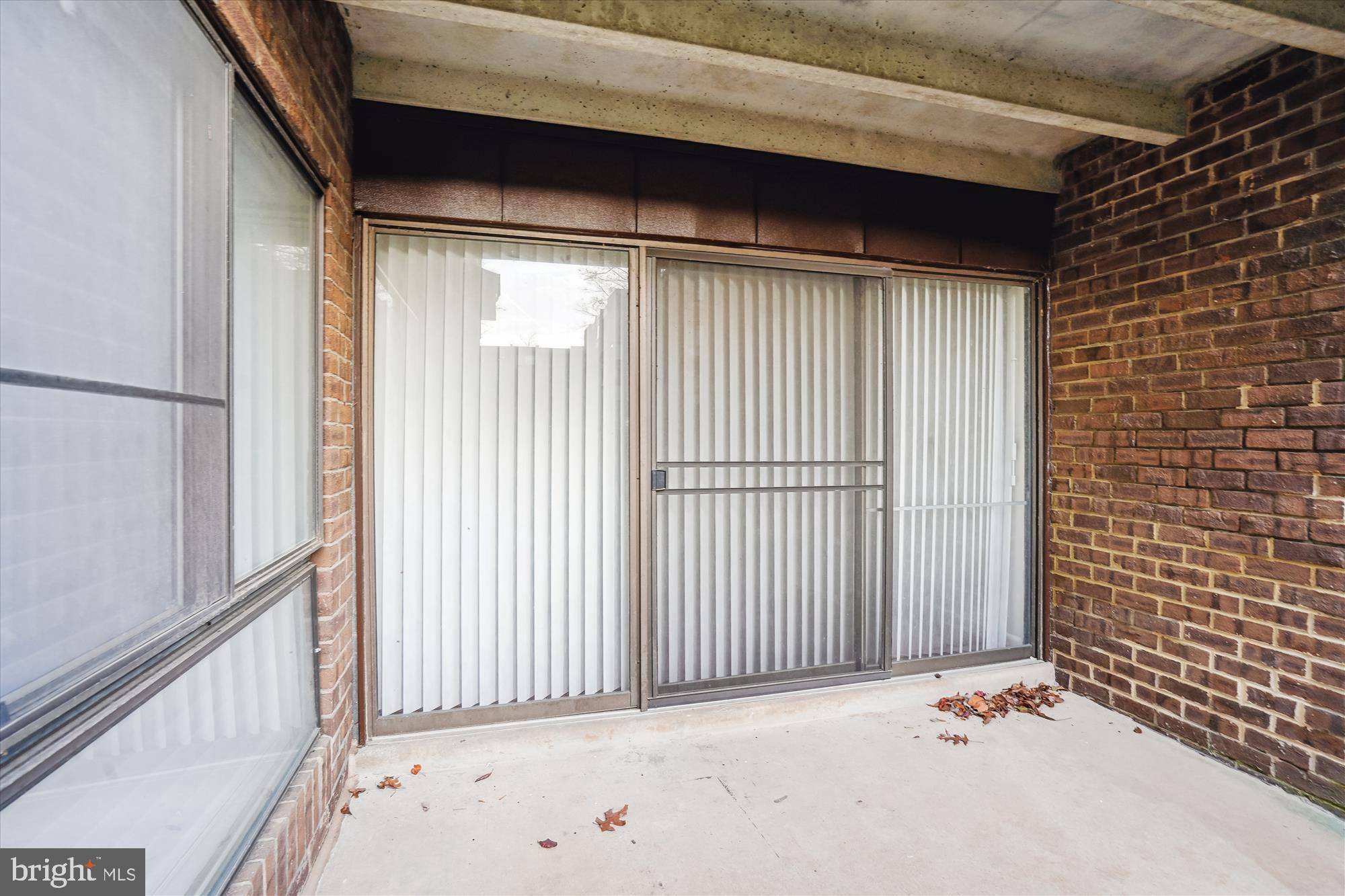 11224 Chestnut Grove Square, Unit 11224125 Reston, VA 20190 - Photo 4 of 42 Walk-out Patio