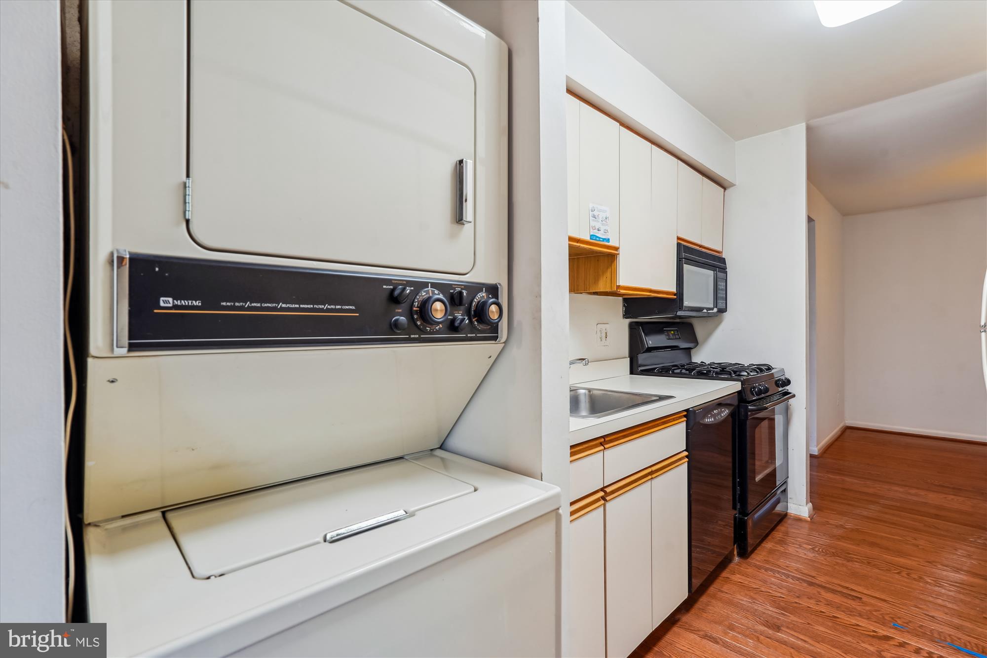 11224 Chestnut Grove Square, Unit 11224125 Reston, VA 20190 - Photo 9 of 42 Washer/Dryer