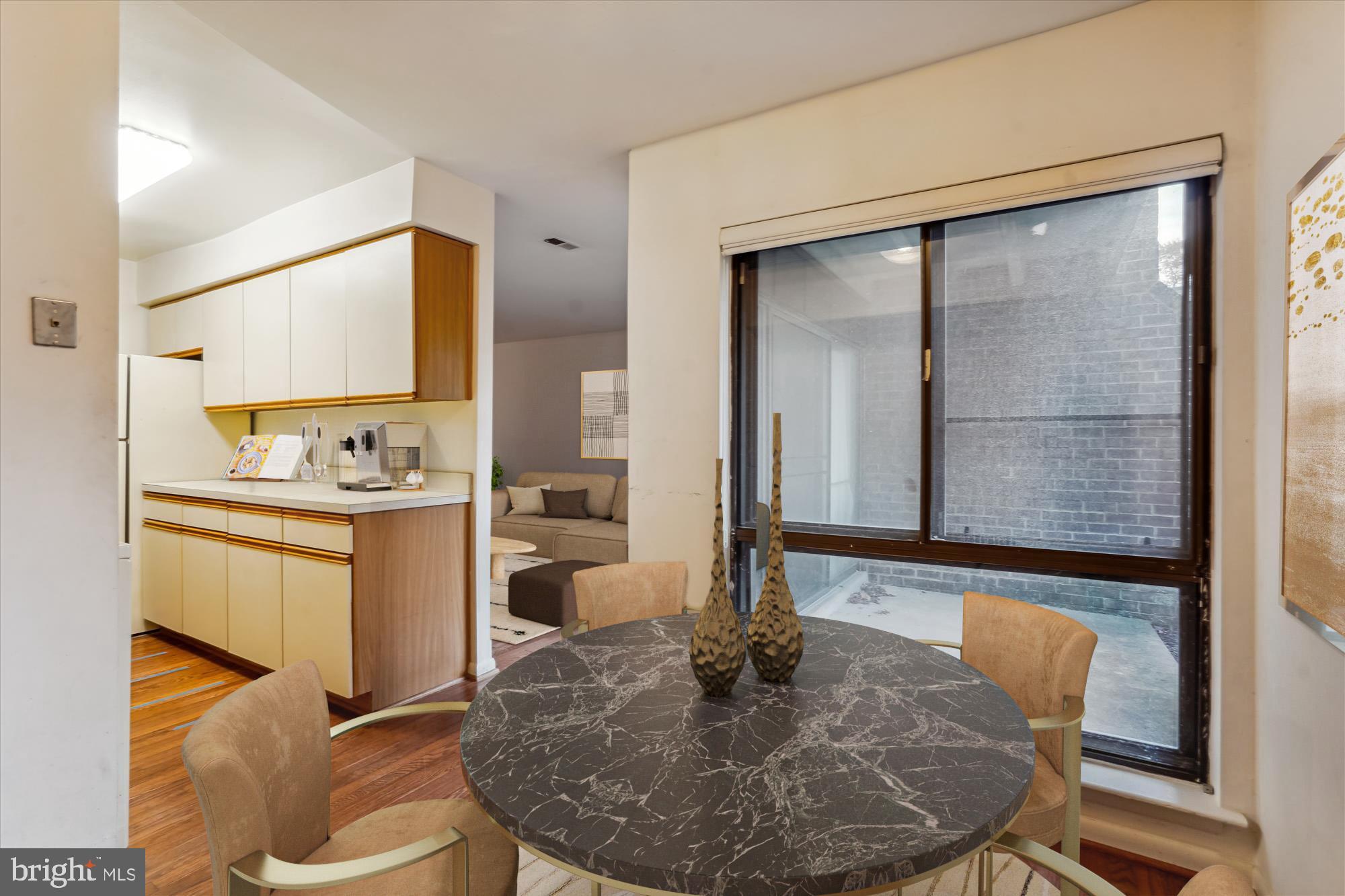 11224 Chestnut Grove Square, Unit 11224125 Reston, VA 20190 - Photo 10 of 42 Breakfast area