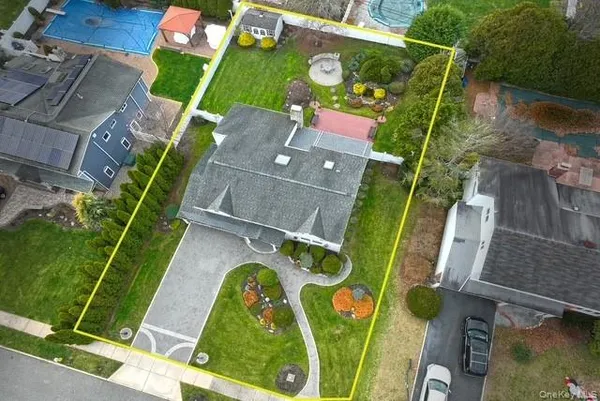 $889,000 | 8 Brookstan Road, Nesconset, NY 11767