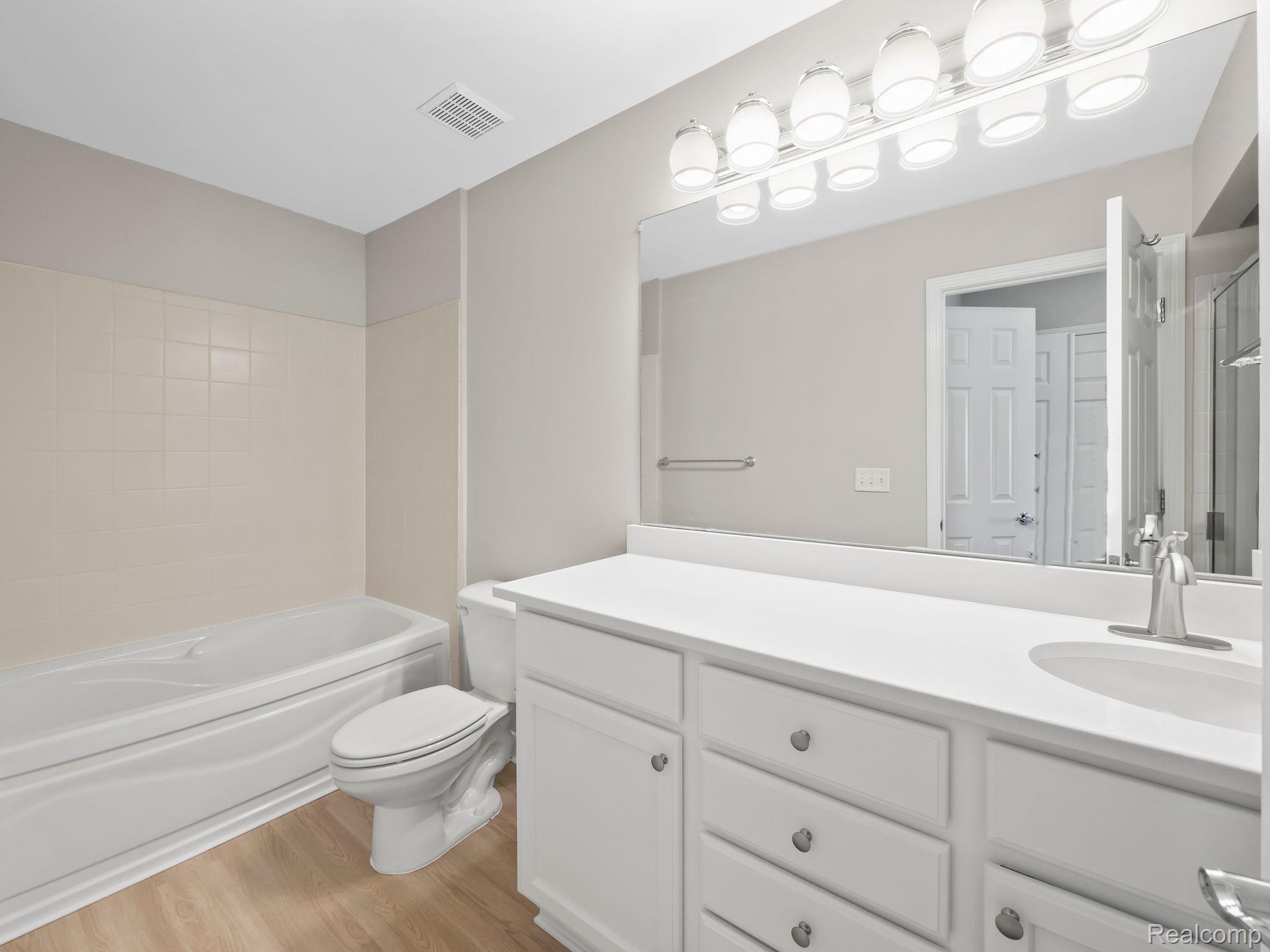 41487 Mitchell Road Novi, MI 48377 - Photo 22 of 37 Primdary Ensuite Bath