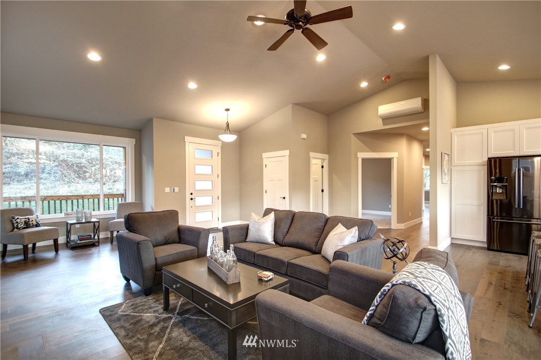 18198 Montborne Road Mount Vernon, WA 98274 - Photo 2 of 25 Gallery Image 2