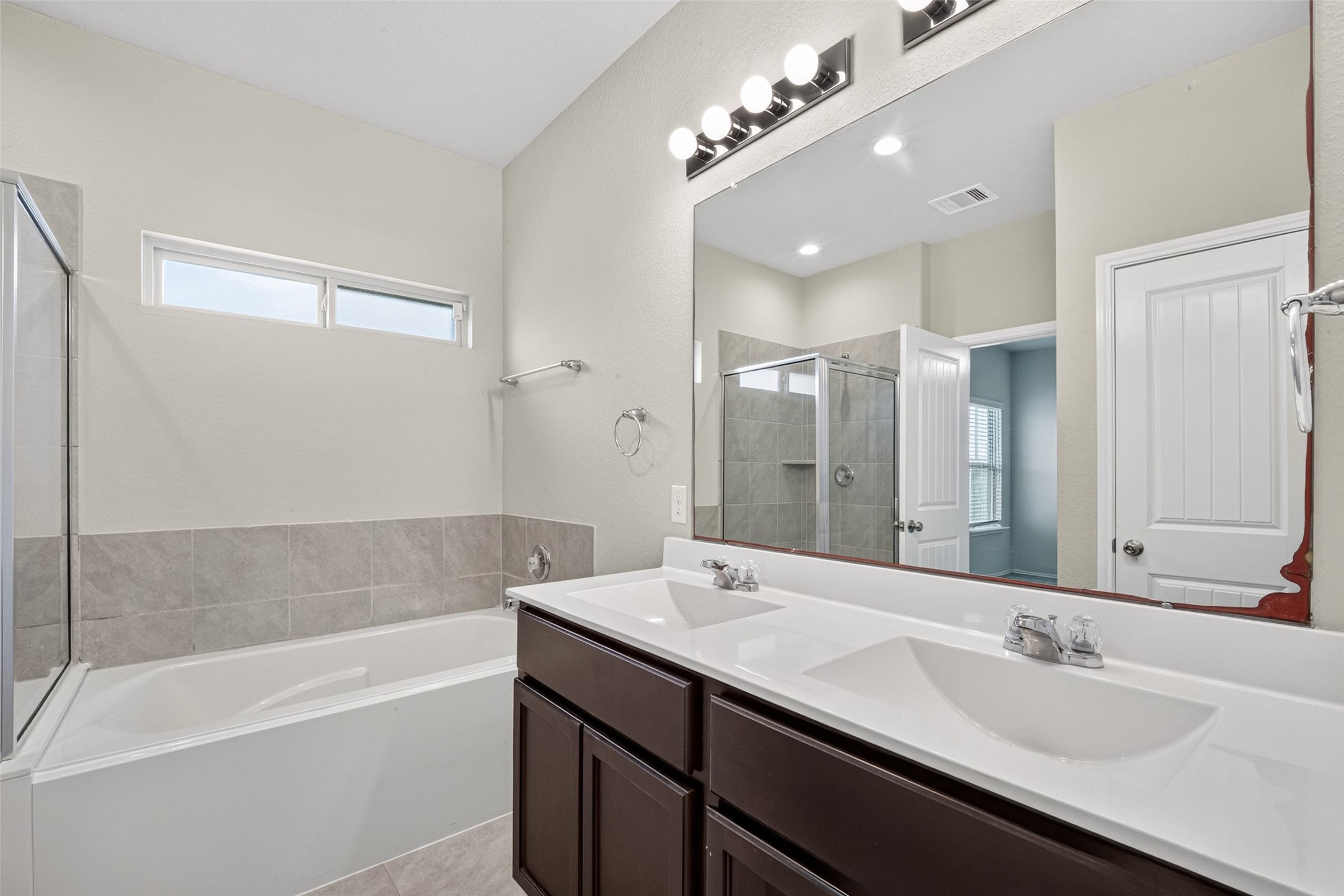 8126 Oakleaf Meadow Court Rosharon, TX 77583 - Photo 38 of 45 Gallery Image 38