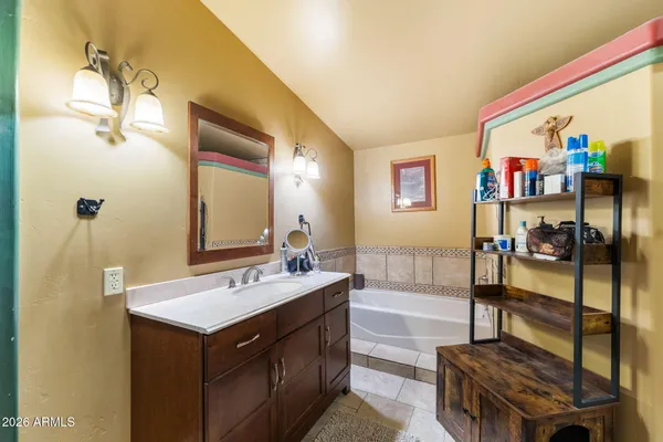 $629,000 | 385 North Tomahawk Road, Apache Junction, AZ 85119