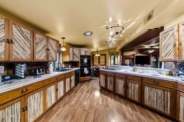 $649,000 | 385 North Tomahawk Road, Apache Junction, AZ 85119