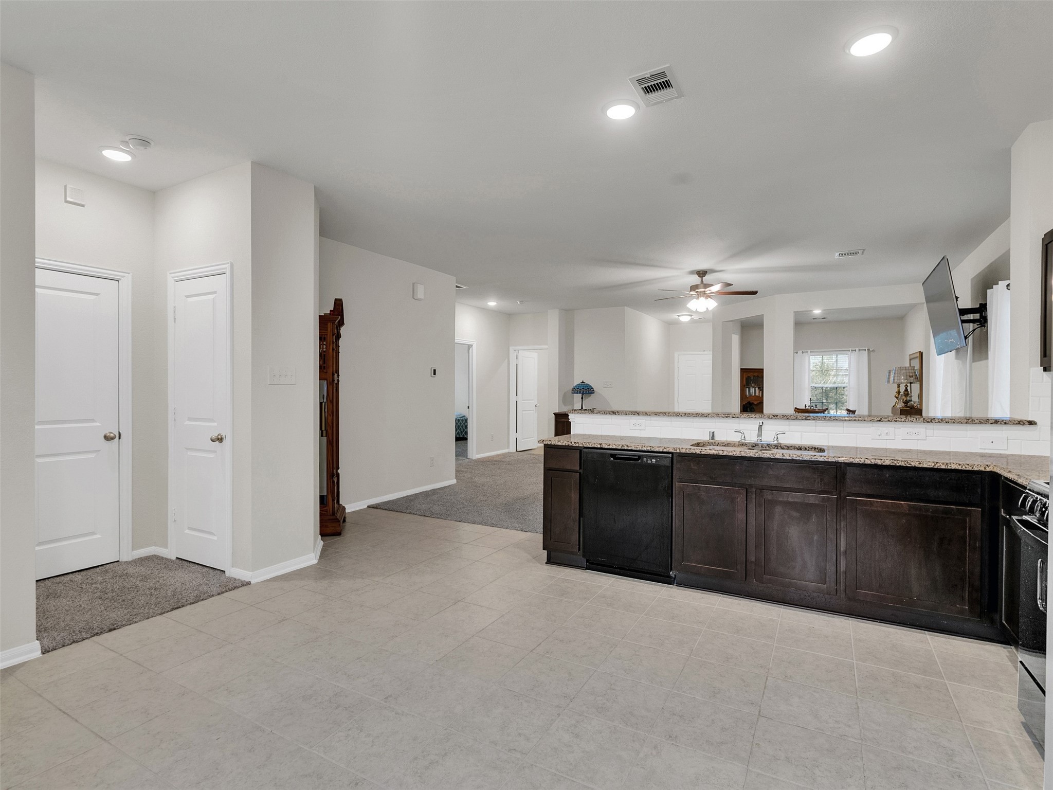 10510 Watershed Drive Rosharon, TX 77583 - Photo 10 of 32