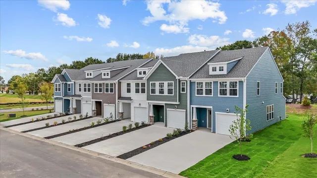 $219,990 | 529 West Norvell Court, Spartanburg, SC 29307