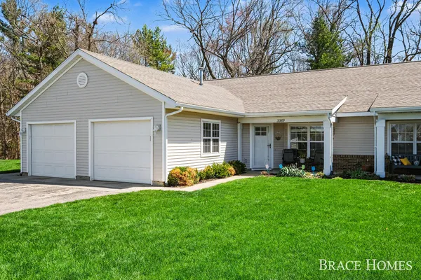 $299,900 | 3369 Clear Vista Court Northeast, Grand Rapids, MI 49525