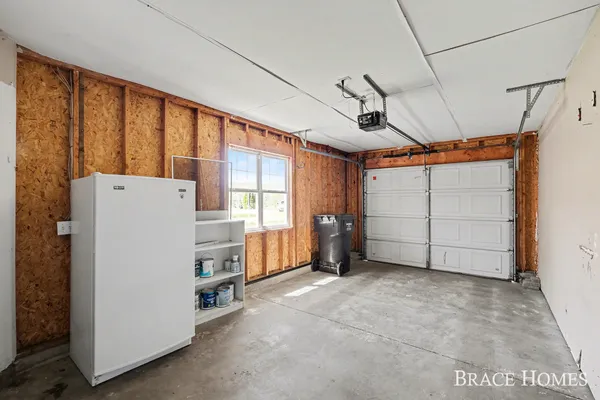$299,900 | 3369 Clear Vista Court Northeast, Grand Rapids, MI 49525
