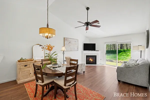 $299,900 | 3369 Clear Vista Court Northeast, Grand Rapids, MI 49525