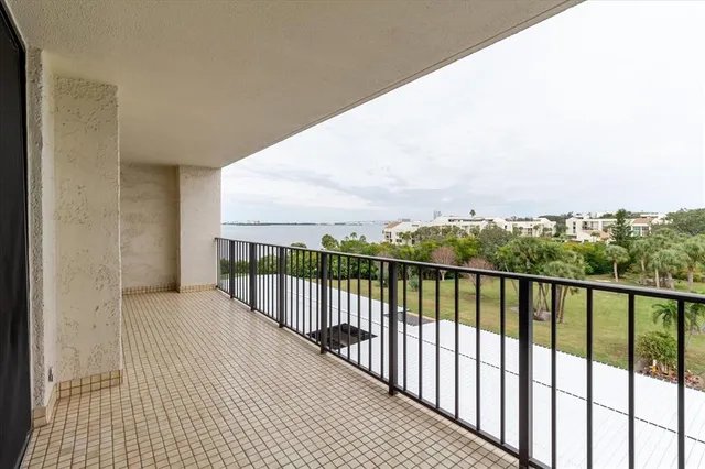 $425,000 | 100 Oakmont Lane, Unit 507, Belleair, FL 33756