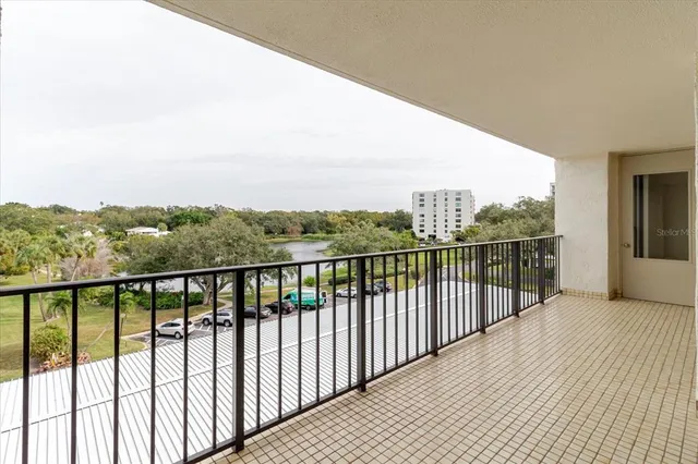 $425,000 | 100 Oakmont Lane, Unit 507, Belleair, FL 33756