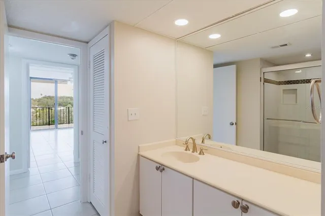 $425,000 | 100 Oakmont Lane, Unit 507, Belleair, FL 33756