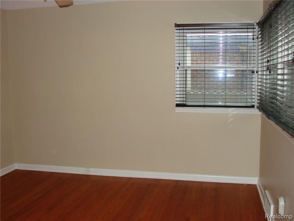 24720 Ridgedale Street Oak Park, MI 48237 - Photo 11 of 31