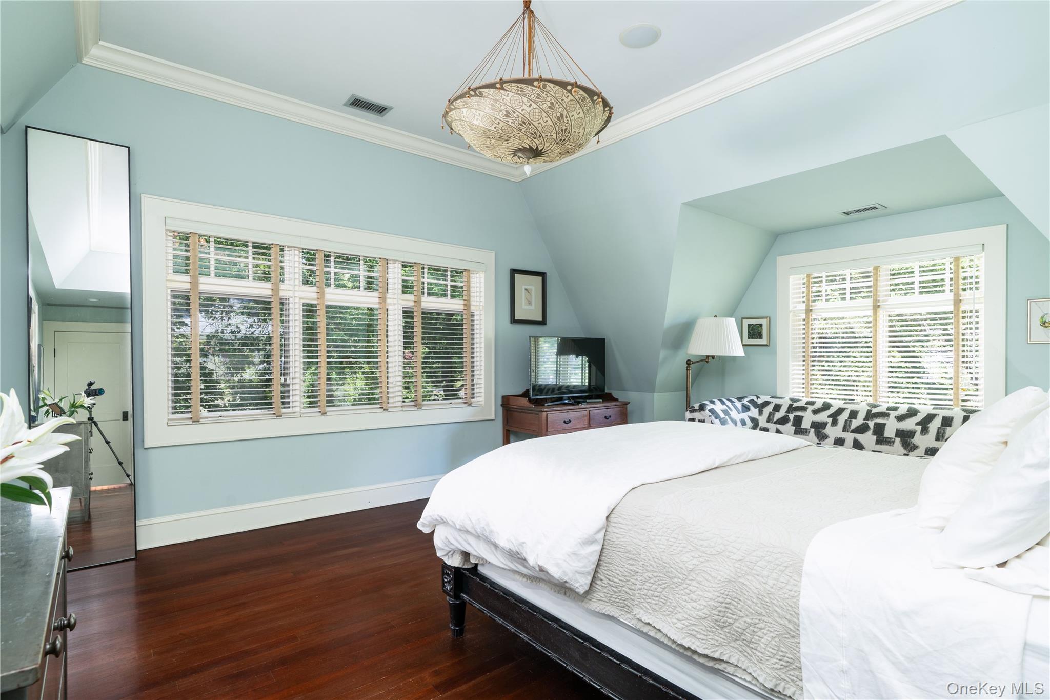 141 Washington Spring Road Palisades, NY 10964 - Photo 31 of 50 a bedroom with a large bed and a large window