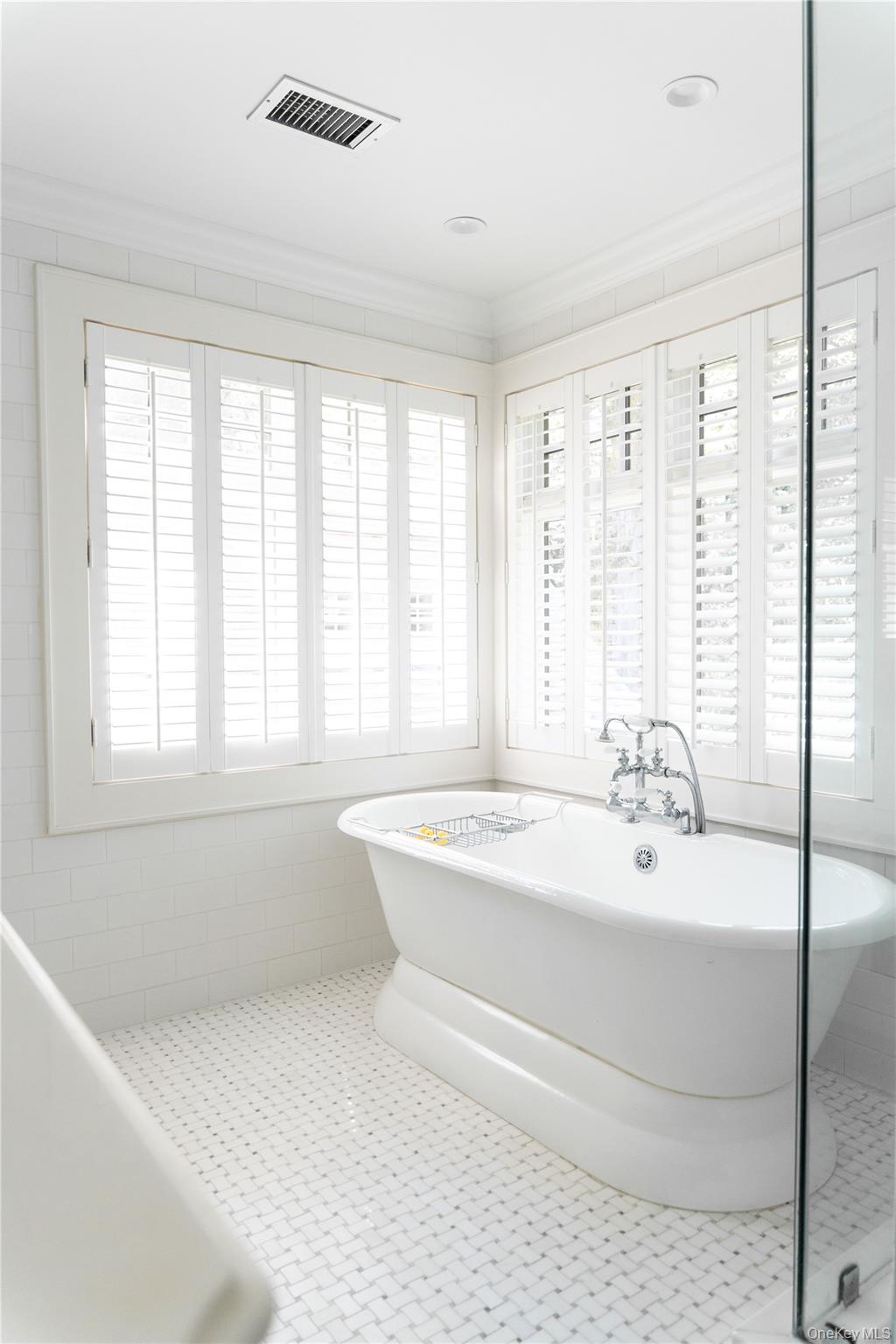 141 Washington Spring Road Palisades, NY 10964 - Photo 34 of 50 a bathroom with a tub sink and mirror