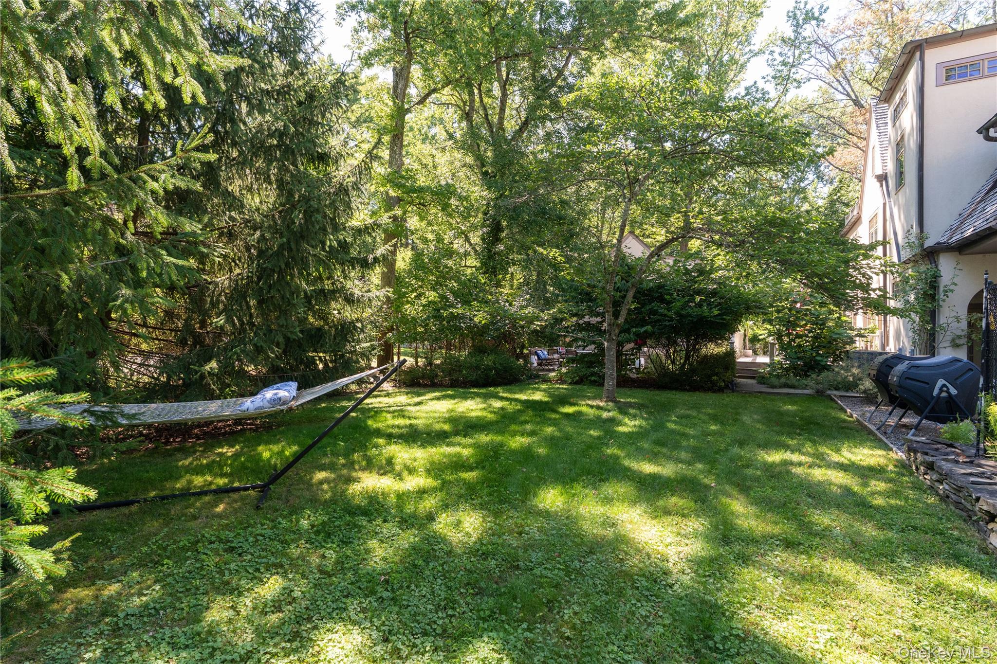 141 Washington Spring Road Palisades, NY 10964 - Photo 49 of 50 a backyard of a house with lots of green space