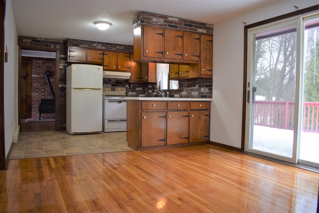 11 Blueberry Lane Rutland, MA 01543 - Photo 6 of 24