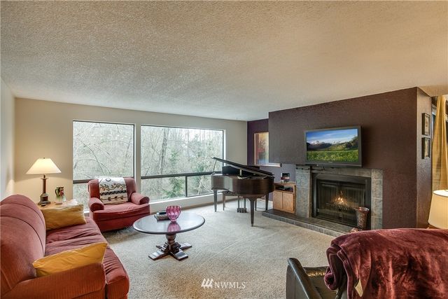 $431,000 | 2510 West Manor Place, Seattle, WA 98199