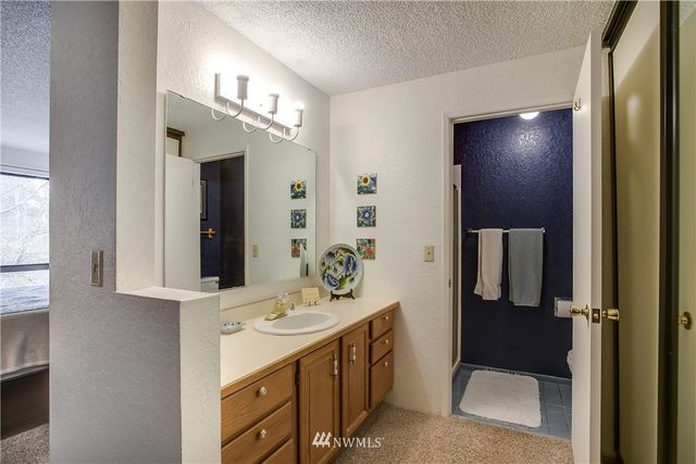 $431,000 | 2510 West Manor Place, Seattle, WA 98199